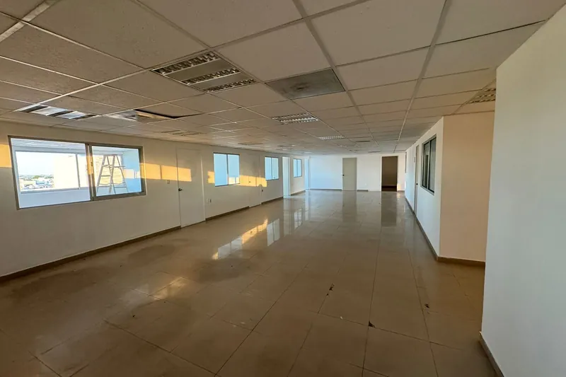 Ver: Planta diáfana, lista para acondicionar